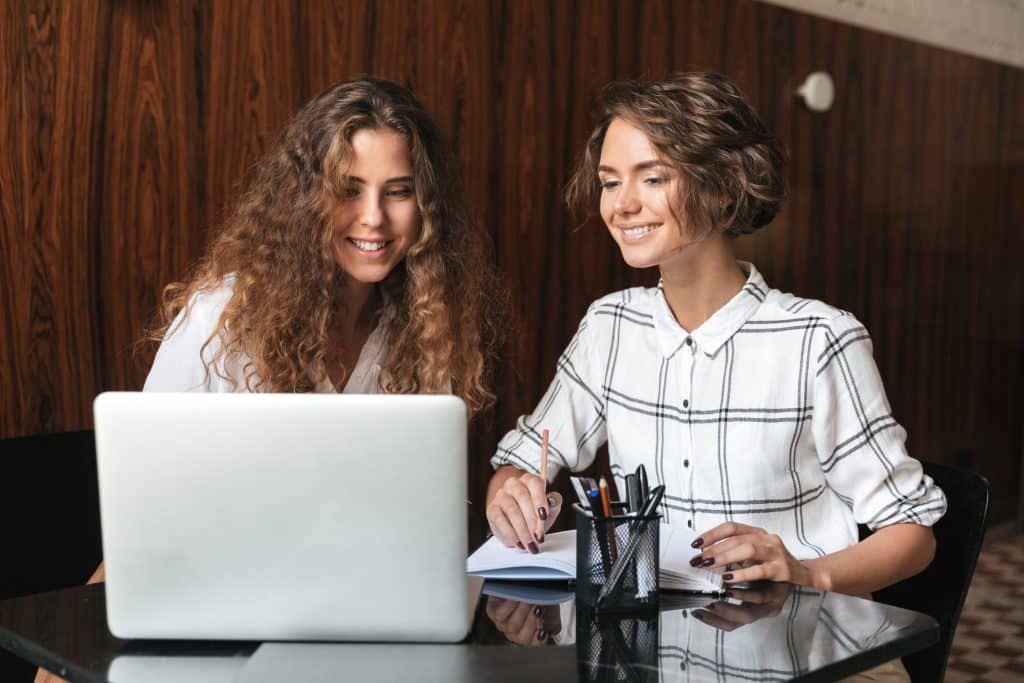 Photo illustrant le conseil RH Management d’équipe à l’Officine